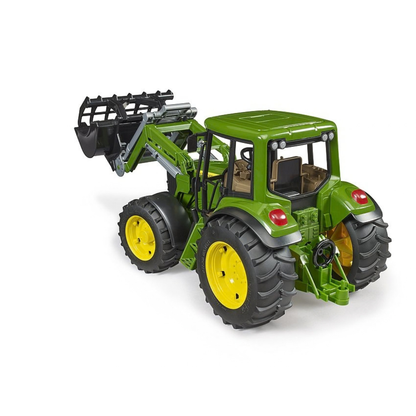 Traktor John Deere sa prednjim utovarivačem